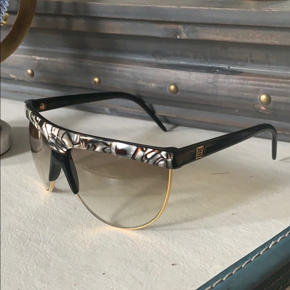 LB Retro - Picture 2 of 2